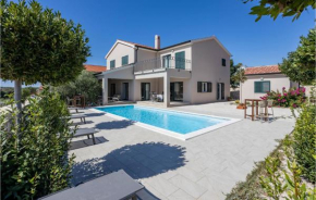 Amazing Home In Barbat